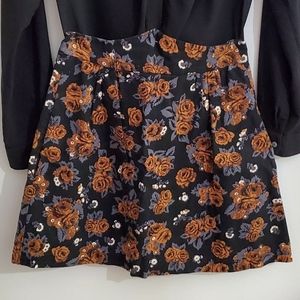 Vintage flower skirt with pockets.